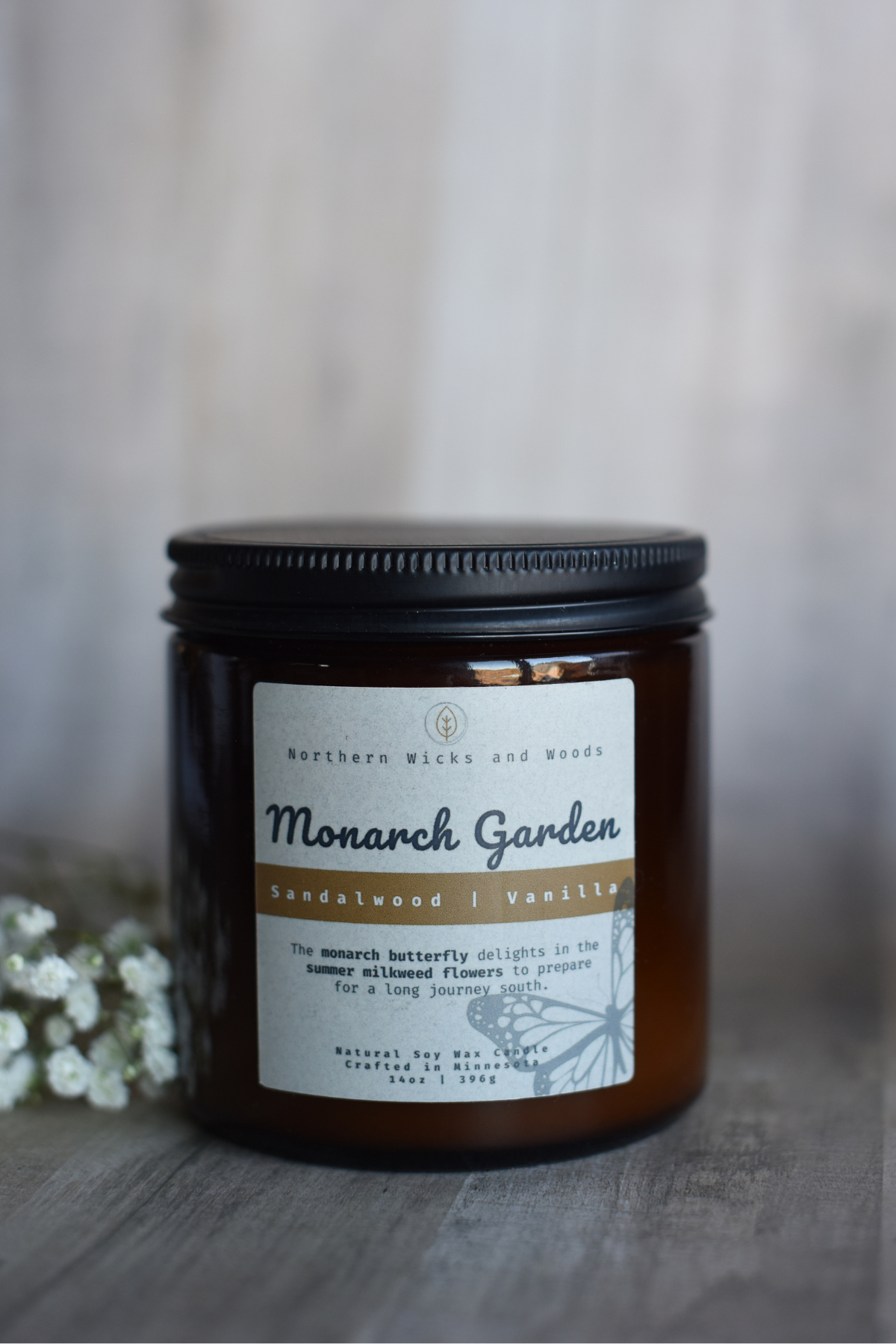Monarch Garden : Sandalwood and Vanilla Candle