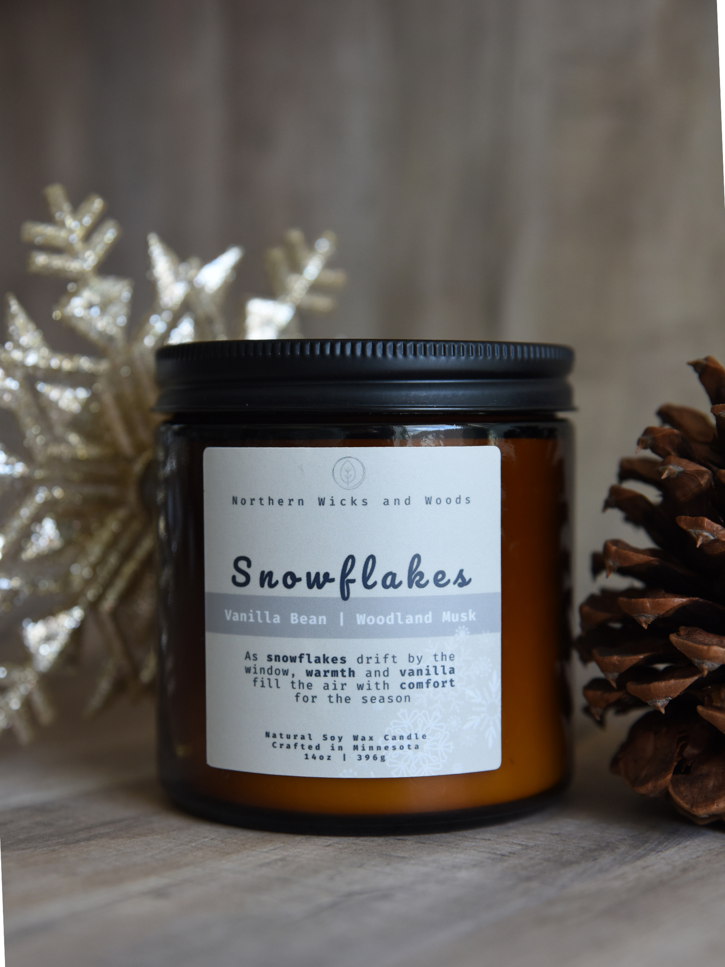 Snowflakes Candle: Vanilla Bean and Woodland Musk